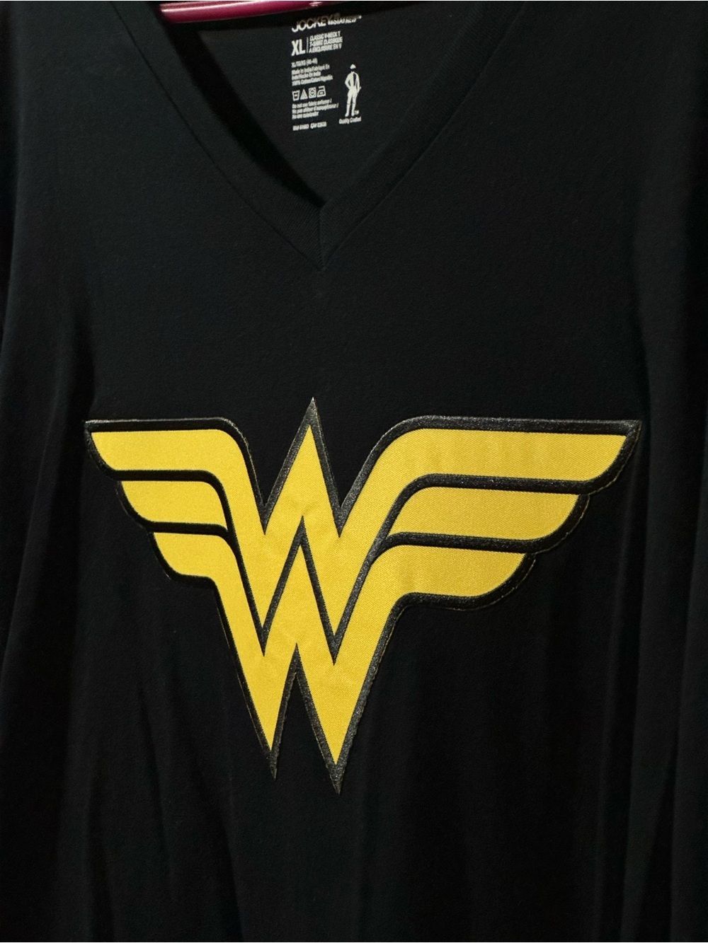 Wonder Woman Jockey V-Neck Size XL - Picture 8 of 8